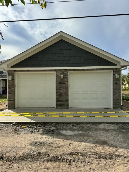 Building Photo - 225 N Hamilton Ave