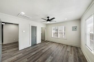 Building Photo - 211 N Milby St