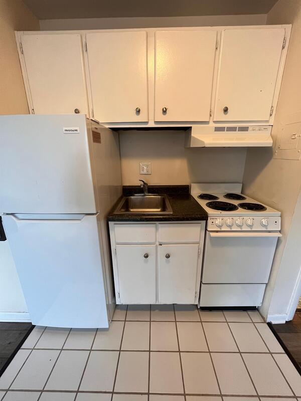 Building Photo - 134 E Johnson St