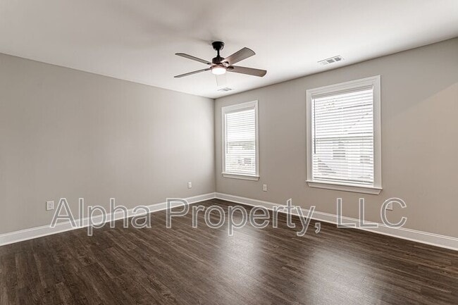 Building Photo - 18 Alderly Wy