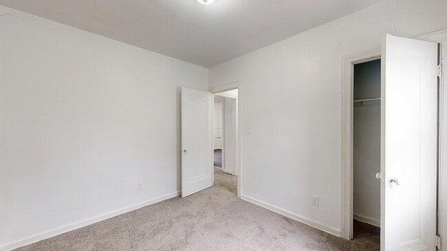 Building Photo - 3863 E 154th St