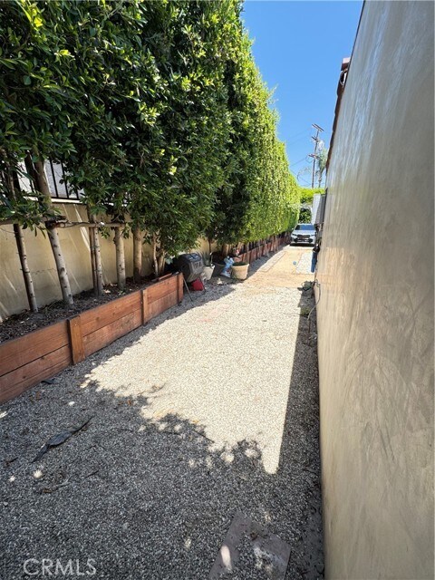 Building Photo - 3104 Hollydale Dr