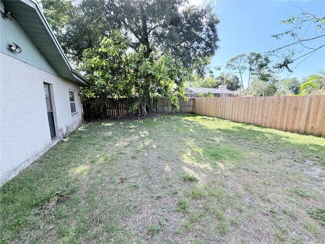 Building Photo - 3601 Fairway Forest Cir
