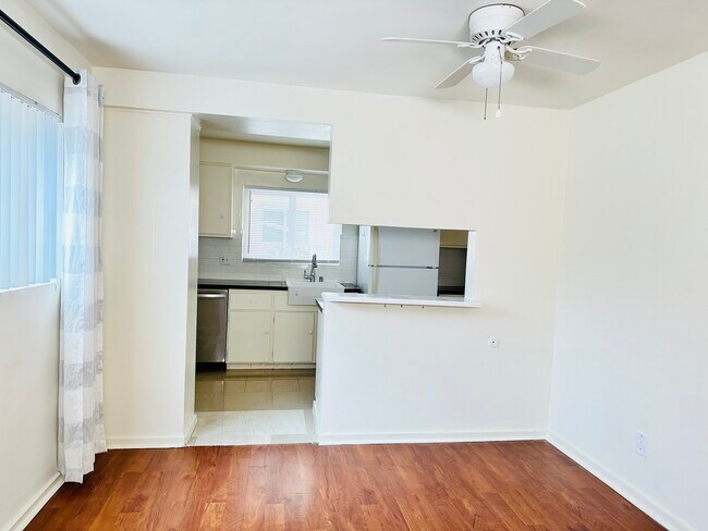 Building Photo - 617 S Shelton St