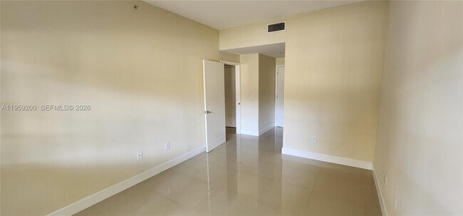 Building Photo - 7360 NW 114th Ave