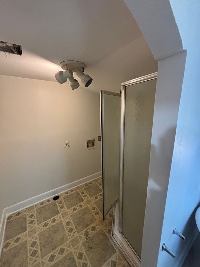 Building Photo - Simple 1BR/1BA Home Only $795/Month