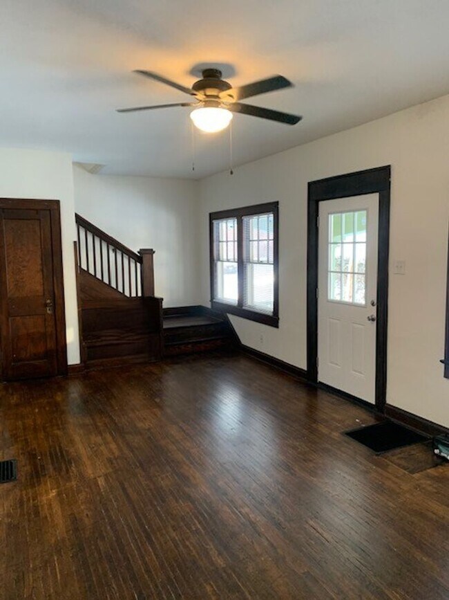 Building Photo - Spacious 5-Bedroom, 2-Bath Home with Class...