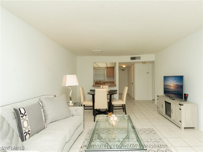 Building Photo - 499 Forest Lakes Blvd