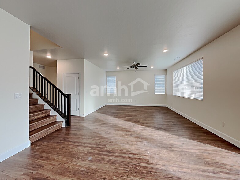 Building Photo - 9415 W Chino St