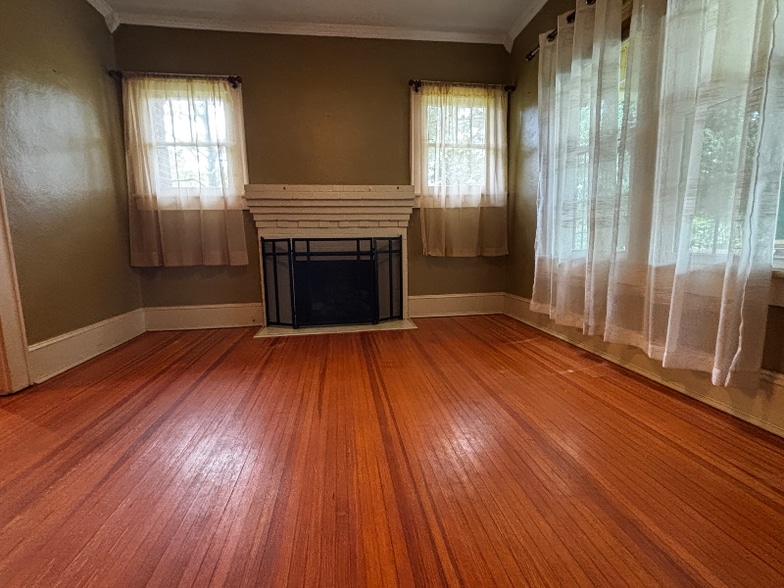 Building Photo - 201 Woodside Ave