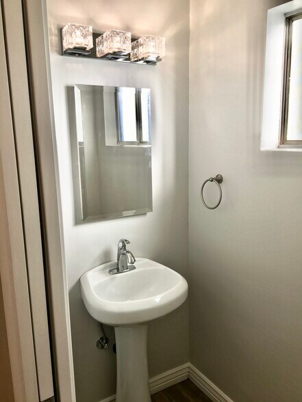 Half Bath - 302 E El Caminito Dr