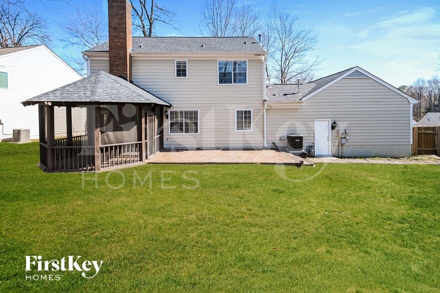 Building Photo - 2101 Killarney Pl