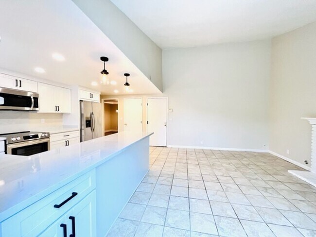 Building Photo - NEWLY RENOVATED- 4BD/2BA, Single-Family Home in Twin Creeks Area of San Ramon- Available NOW!