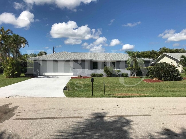 Building Photo - 3922 SE 2nd Ave