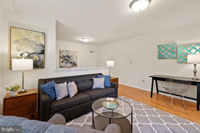 Building Photo - 7607 Eastern Ave NW