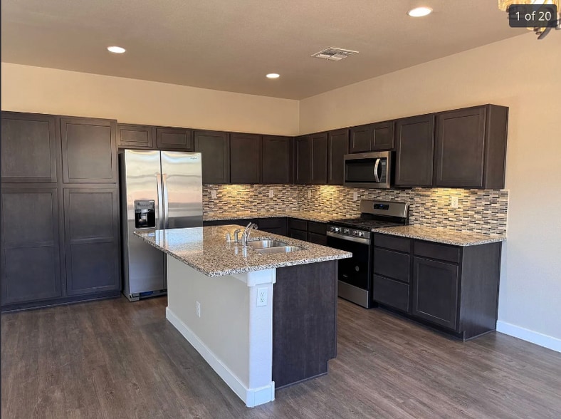 Building Photo - 7274 Vista Serena Loop