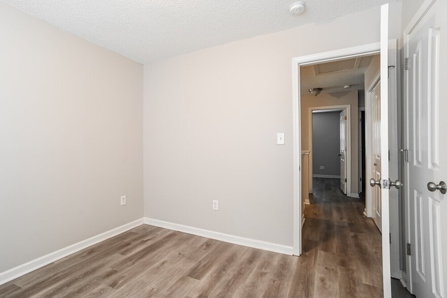 Building Photo - 4530 Fox Thorne Dr