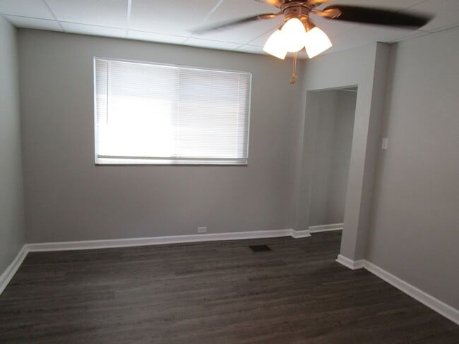 Building Photo - UPDATED 1 BEDROOM, 1 BATH HOME + OFFICE IN...