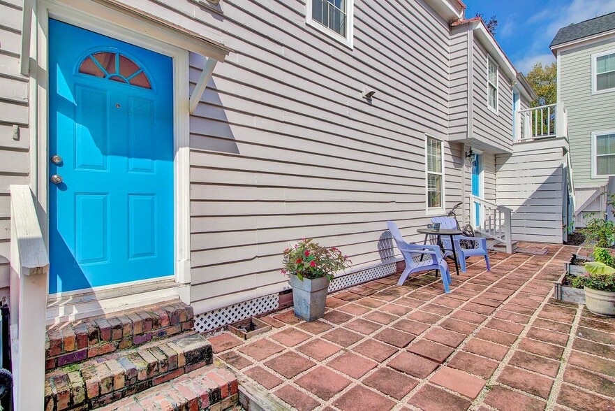 Building Photo - 286 Ashley Ave