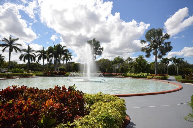 Building Photo - 144 Mansfield D