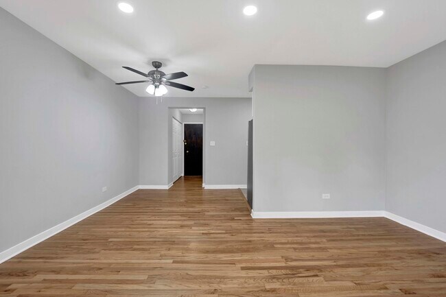 Building Photo - 3161 N Cambridge Ave