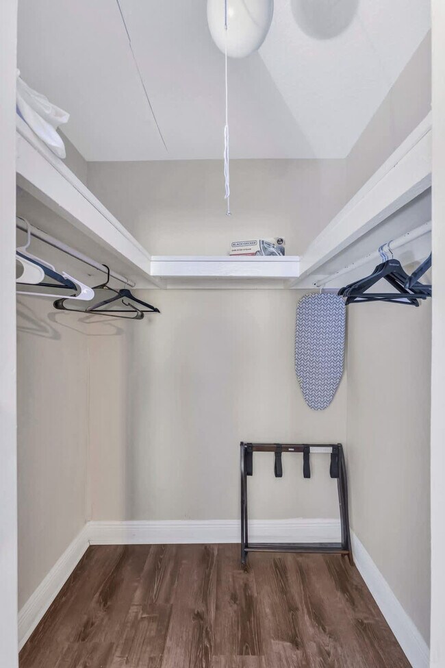 Building Photo - 3317 W St Conrad St