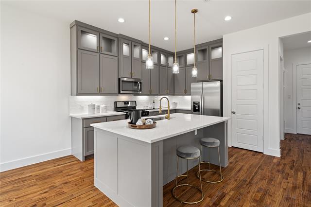 Building Photo - 907 St George Pl