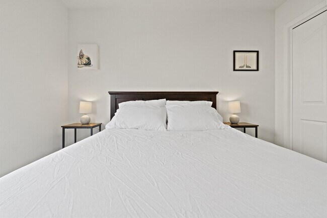 Building Photo - 9297 W Calico St