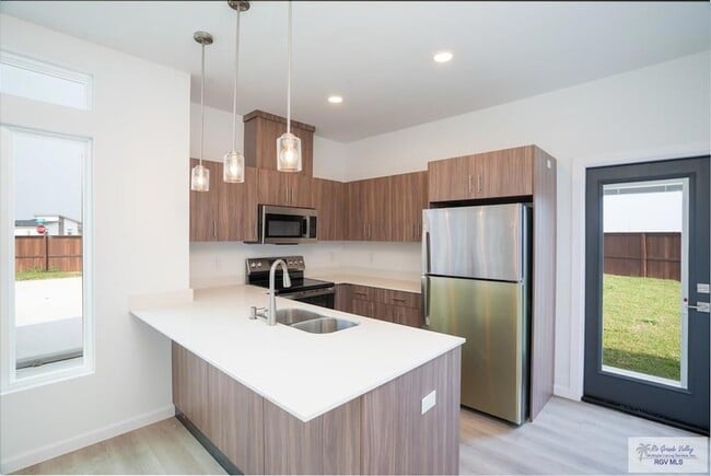 Building Photo - 3508 Hidalgo Cir