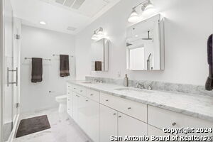Building Photo - 1115 S Alamo St