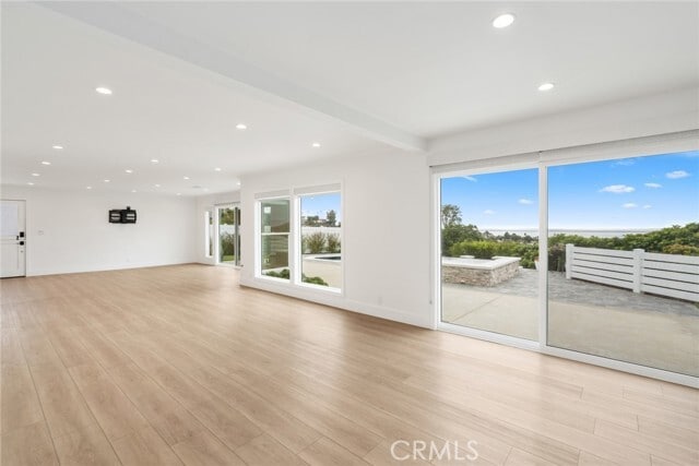 Building Photo - 946 Avenida Presidio