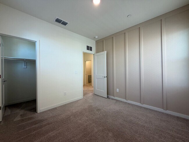 Building Photo - Beautiful 3-Bedroom Home in Anatolia