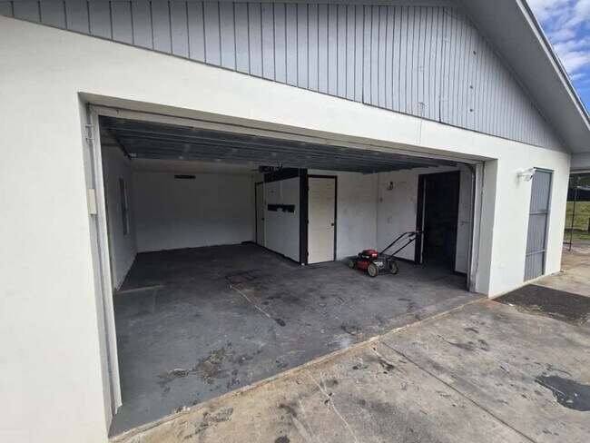 Building Photo - Beautiful Fort Pierce Home – Great Locatio...