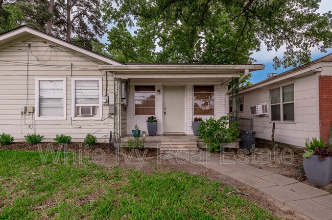 Building Photo - 1412 22nd St