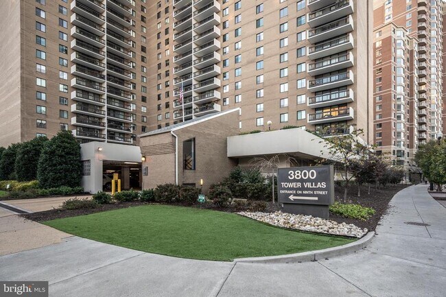 Building Photo - 3800 Fairfax Dr