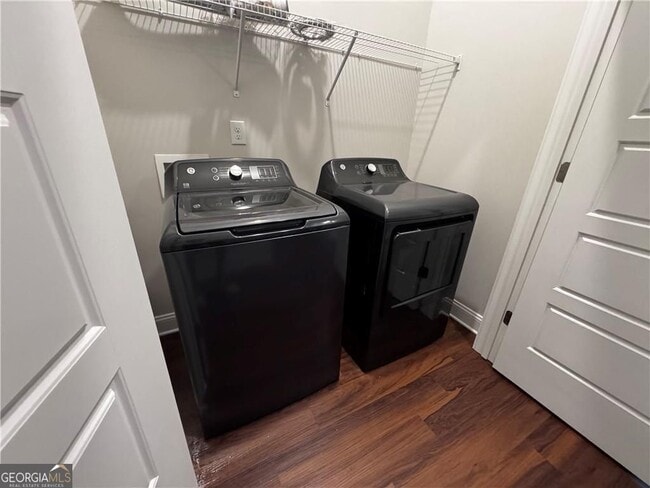 Building Photo - 1777 Temple Ave