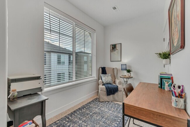 Building Photo - FREE FIRST MONTH'S RENT-Condominium in Prime Riverton Location