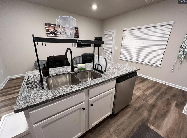 Building Photo - 1057 Bayrose Cir