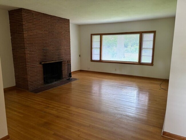 Building Photo - 3415 L St