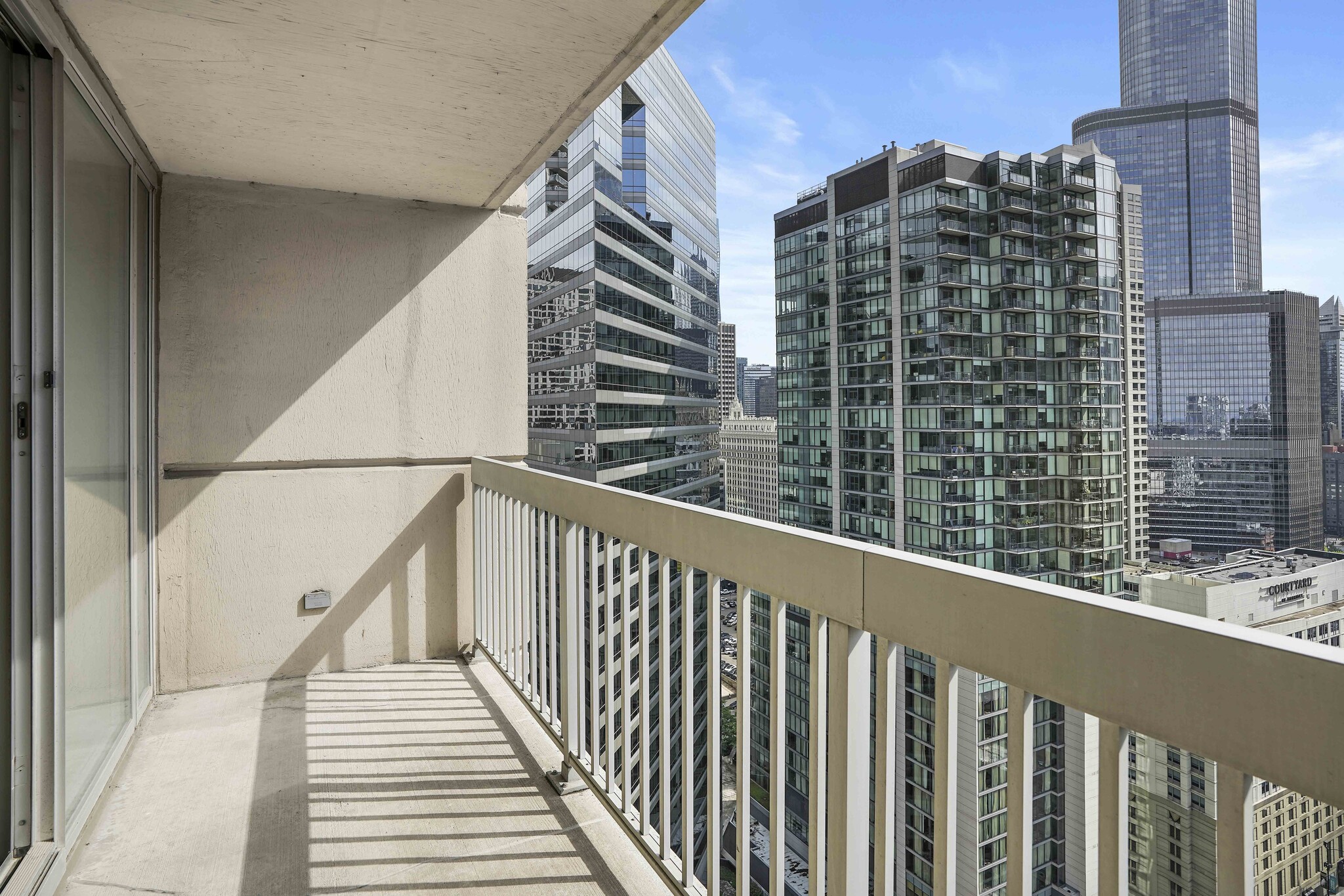 Building Photo - 590 N State St