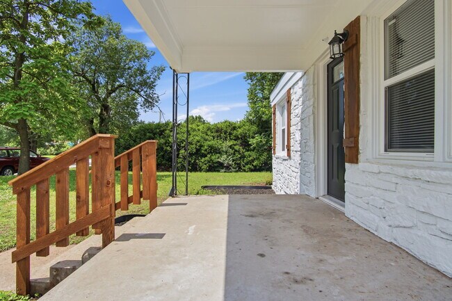 Building Photo - 1237 Staton Dr