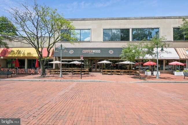 Building Photo - 3013 S Columbus St