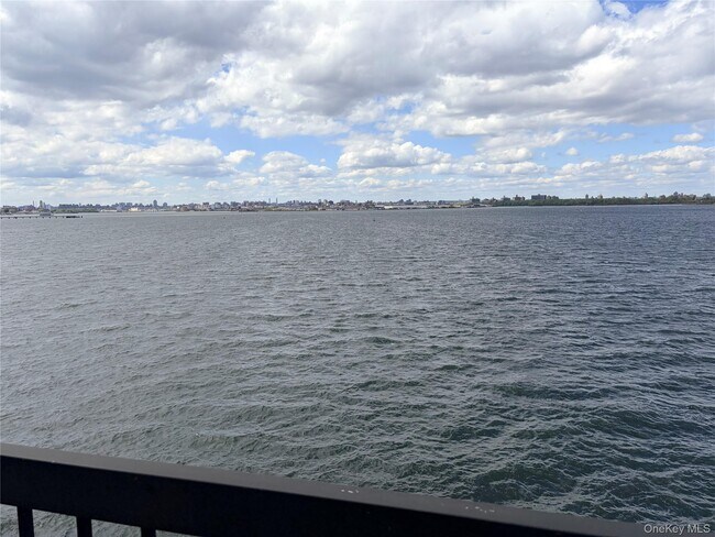 Building Photo - 5-20 115th St