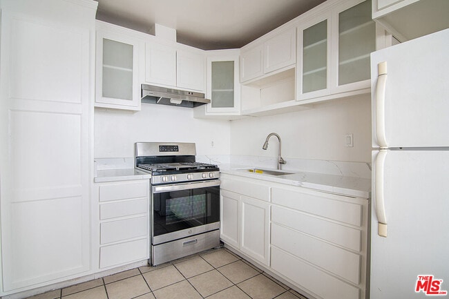 Building Photo - 1937 S Bedford St