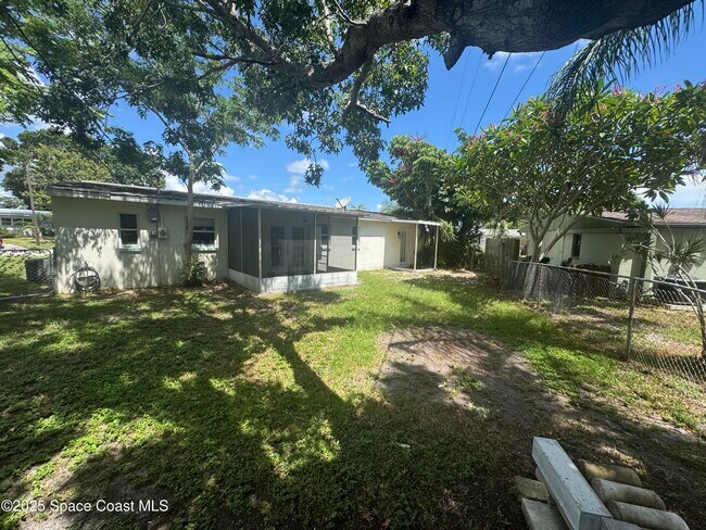 Building Photo - 1953 Harrison Ave