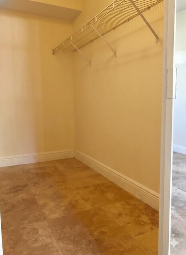 Building Photo - 8721 Wiles Rd