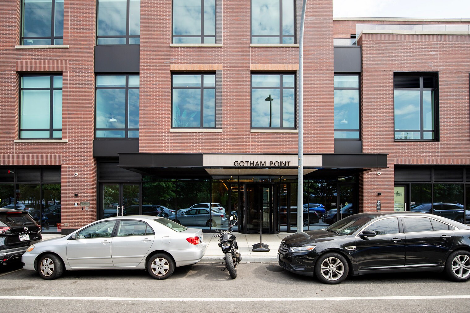 Building Photo - 1-15-15 57th Ave