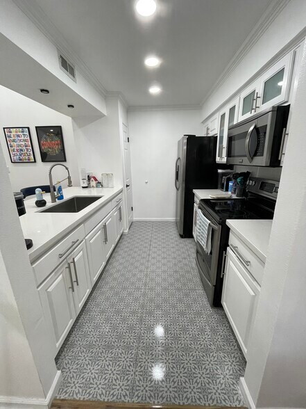 Building Photo - 2901 Central Blvd