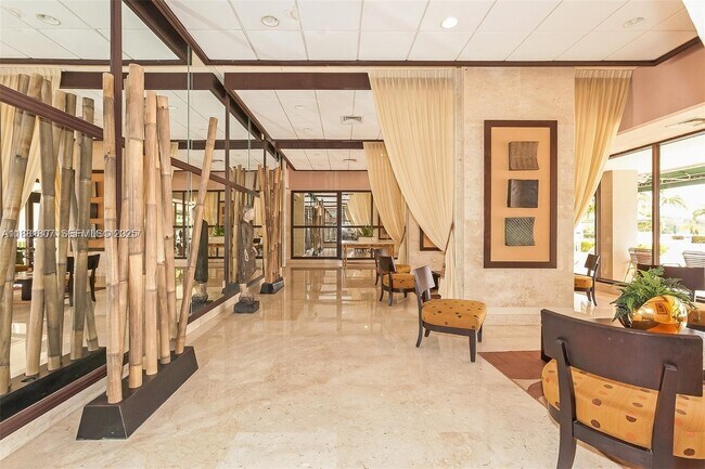 Building Photo - 300 Bayview Dr