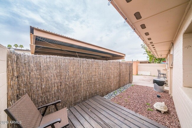 Building Photo - 1621 E Dunbar Dr